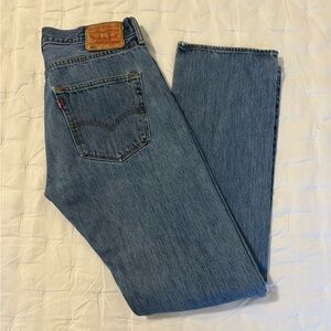 Levi's Men's Straight Jeans in Medium Blue Denim